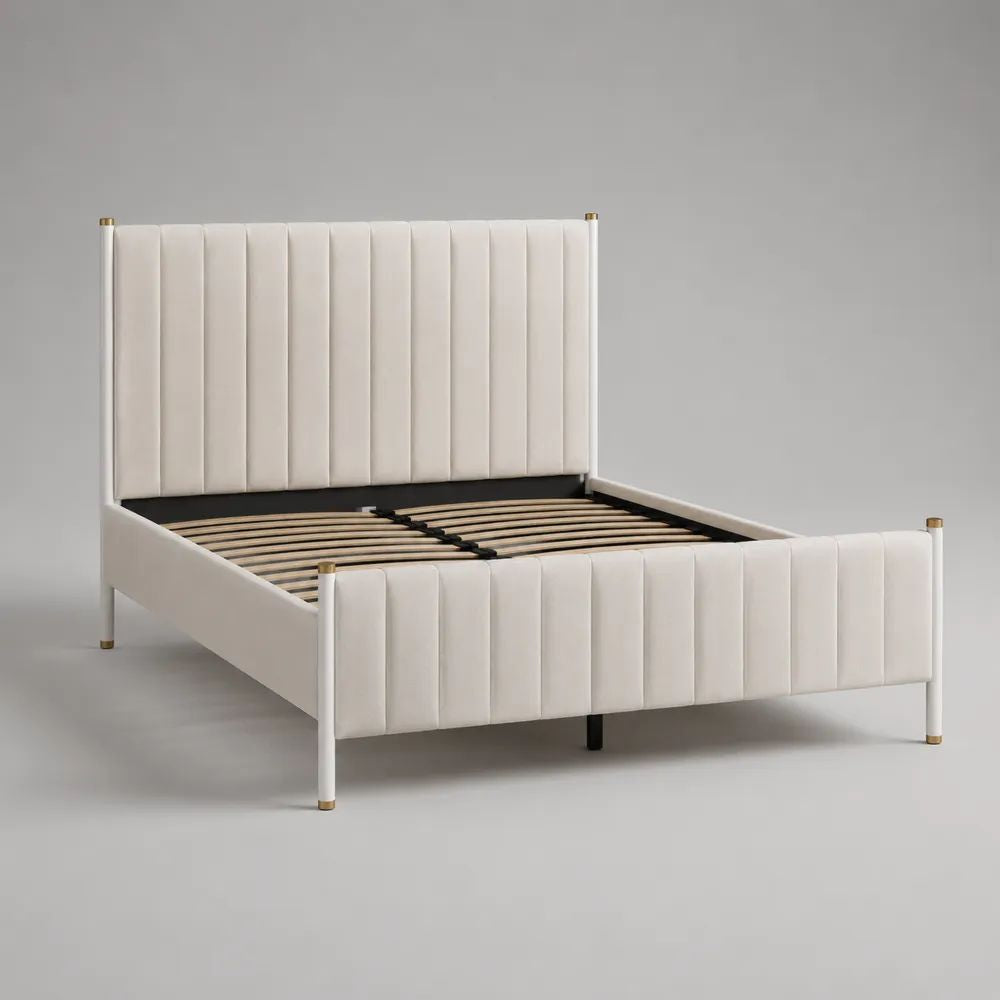 Letto matrimoniale imbottito 160 x 200 cm in velluto avorio con dettagli oro e neri, testiera alta e rete a doghe